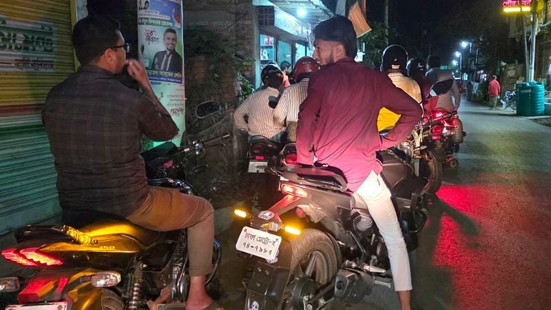 বাউফলে পেট্রোল, অকটেন ও ডিজেলের তীব্র সংকট