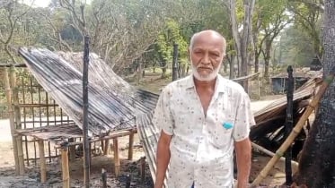 চায়ের দোকান পুড়ে ছাই, হতবাক পুরো এলাকা