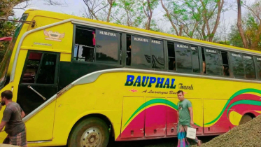 ডাসারে যাত্রীবাহী বাসের ধাক্কায় মৌ-চাষির মৃত্যু 