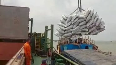 মোংলা বন্দরে দুই জাহাজে পৌছাল ১৬ হাজার টন ভারতীয় চাল