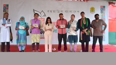 বাংলা একাডেমিতে উন্মোচিত হলো সাংবাদিকতার নতুন বই