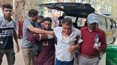 বোয়ালখালীতে শ্রমিক বিক্ষোভে দুই সাংবাদিকদের ওপর হামলা