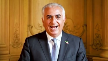 ইরানের নেতৃত্ব দিতে প্রস্তুত রেজা পাহলভি