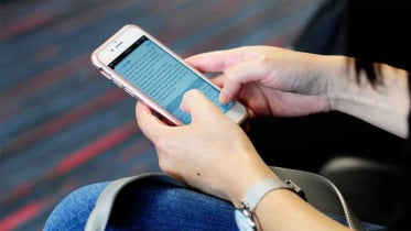 এবার বিদেশে গিয়ে ভাষার ভয় নয়, এক ক্লিকেই সমাধান