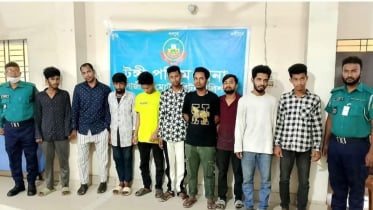 ঈদ সামনে রেখে টঙ্গীতে ৭২ ঘন্টায় গ্রেপ্তার ৭২ ঈদ সামনে রেখে টঙ্গীতে ৭২ ঘন্টায় গ্রেপ্তার ৭২