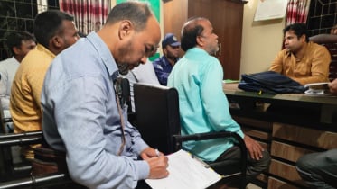 বেশি দামে সার বিক্রিতে নীলফামারীতে  ডিলারকে জরিমানা 