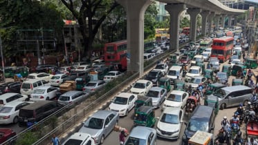 রাজধানীর যেসব সড়ক এড়িয়ে চলবেন আজ