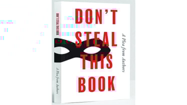 এআই’র বিরুদ্ধে লেখকদের প্রতিবাদ