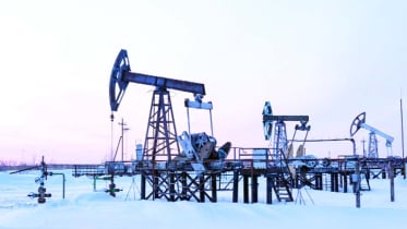 রাশিয়ার তেল থেকে নিষেধাজ্ঞা তুলে নিল যুক্তরাষ্ট্র