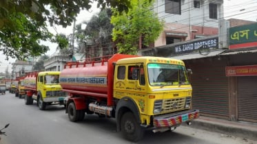 চাহিদামতো সরবরাহ না পেয়ে খুলনায় ডিপো থেকে তেল উত্তোলন বন্ধ