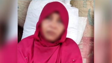 বিয়ের দাবিতে ৫ সন্তানের জনকের বাড়িতে ৪ সন্তানের জননীর অনশন