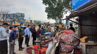 ঈদযাত্রা নির্বিঘ্ন রাখতে কুমিল্লায় ঢাকা-চট্টগ্রাম মহাসড়কের অবৈধ স্থাপনা উচ্ছেদ