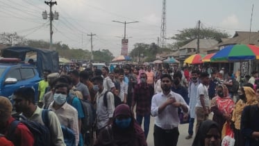 পাটুরিয়া-আরিচা ঘাটে ঈদে ঘরমুখো মানুষের ঢল