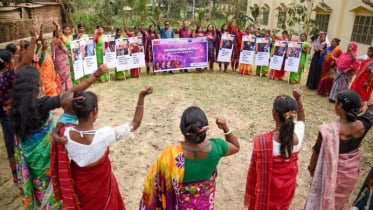 আন্তর্জাতিক নারী দিবসে গাইবান্ধায় সাঁওতাল-বাঙালি মিলনমেলা