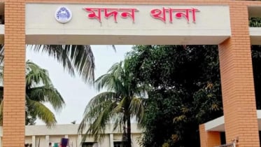 অসামাজিক কার্যকলাপের দায়ে মদনে আটক ৩