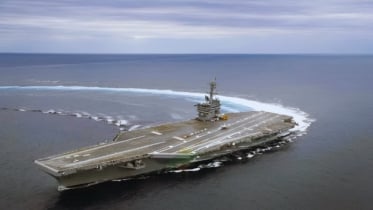 এবার ইরানি ক্ষেপণাস্ত্রের আঘাতে পালাচ্ছে মার্কিন সর্ববৃহৎ রণতরী আব্রাহাম লিংকন