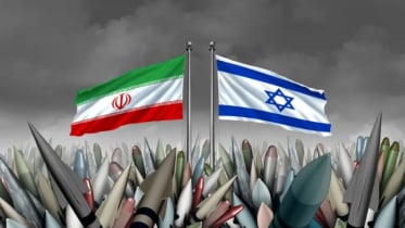 ইসরায়েলের দিকে একযোগে ক্ষেপণাস্ত্র ছুড়ল ইরান