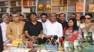 আইনমন্ত্রী মো. আসাদুজ্জামানের লেখা ‘শুধু মাধবীর জন্য’ বইয়ের মোড়ক উন্মোচন