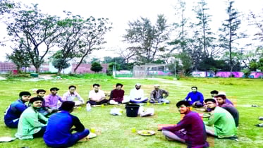 ছুটির আগে শেষ ইফতার