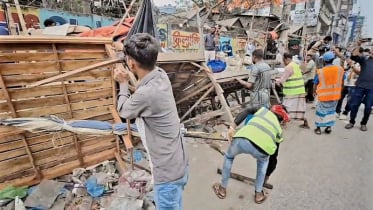 সাভারে অবৈধ হকার উচ্ছেদ সাধারণ মানুষের মধ্যে স্বস্তি 