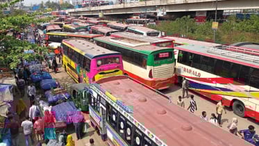 ঈদ যাত্রায় ভোগান্তি কমাতে বিশেষ উদ্যোগ; ঢাকার ৫ প্রধান টার্মিনালে মন্ত্রণালয় ও পরিবহন নেতাদের যৌথ তদারকি