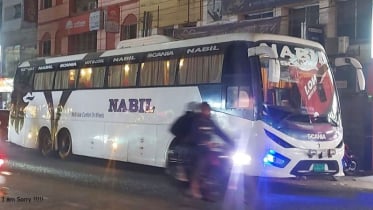 শহরের ভিতরে সড়ক থেকে যাত্রী নিচ্ছে পরিবহন মালিক-শ্রমিকরা