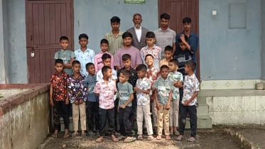 সব থেকেও নেই কিছু: কুড়িগ্রামের এই শিশুদের ঈদ কেন অন্যদের চেয়ে আলাদা সব থেকেও নেই কিছু: কুড়িগ্রামের এই শিশুদের ঈদ কেন অন্যদের চেয়ে আলাদা