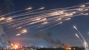 মার্কিন নৌবাহিনীর পঞ্চম বহরে হামলা