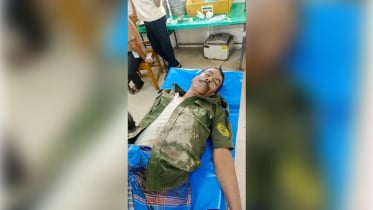 কুমিল্লায় ট্রাকের ধাক্কায় আনসার সদস্য নিহত কুমিল্লায় ট্রাকের ধাক্কায় আনসার সদস্য নিহত