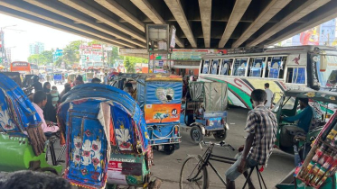 ফেনীতে অটোরিকশার রাজত্ব তীব্র যানজটে স্থবির জনজীবন, বিপাকে ব্যবসায়ী ও রোজাদাররা