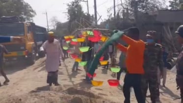 শিবগঞ্জে দাঁড়িপাল্লার উঁচু টাওয়ার নামালো যৌথ বাহিনী