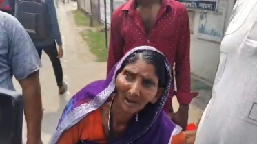 ভিক্ষুকের কানের নোলক ও নাকফুল ছিনতাই