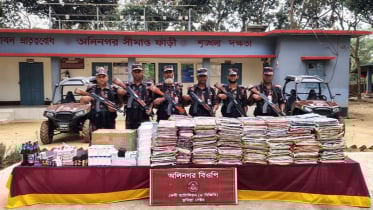 সেহরির সময় বিজিবি’র অভিযান: বিপুল পরিমাণ ভারতীয় পণ্য জব্দ