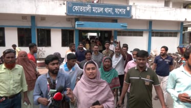 যশোরে কোটি টাকা হাতিয়ে নেওয়ার অভিযোগে নারী আটক