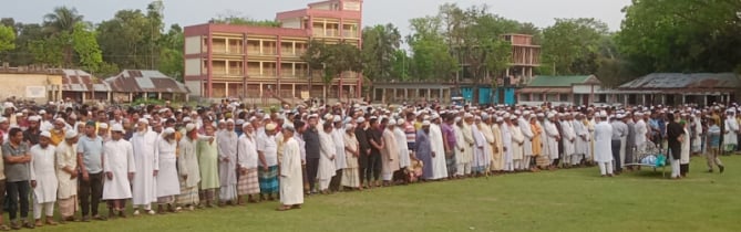 মোল্লাহাটে গুলিতে নিহত ব্যবসায়ীর জানাজা সম্পন্ন : বিক্ষোভ-দোকান বন্ধ মোল্লাহাটে গুলিতে নিহত ব্যবসায়ীর জানাজা সম্পন্ন : বিক্ষোভ-দোকান বন্ধ