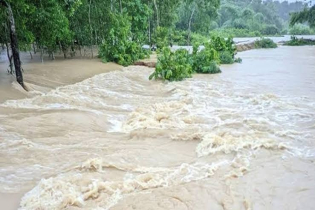 ভারি বৃষ্টিতে ১৬ জেলায় বন্যার শঙ্কা, ৭২ ঘণ্টার পূর্বাভাস