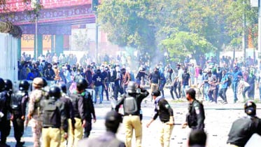 করাচীতে বিক্ষোভকারীদের মার্কিন সেনাদের গুলি