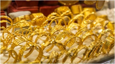 স্বর্ণ কিনতে চাইলে প্রস্তুত থাকুন, দাম ছুঁল নতুন রেকর্ড