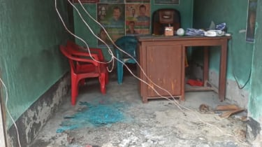 বিএনপির কার্যালয়ে পেট্রোল ঢেলে আগুন