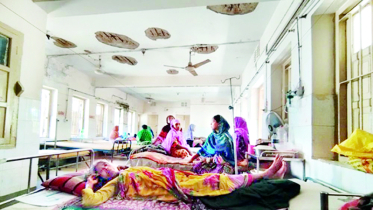 স্বাস্থ্য কমপ্লেক্স যেন মরণফাঁদ