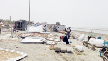 কলাপাড়ায় দোকানপাট বাড়িঘরসহ অর্ধশত স্থাপনা বিধ্বস্ত