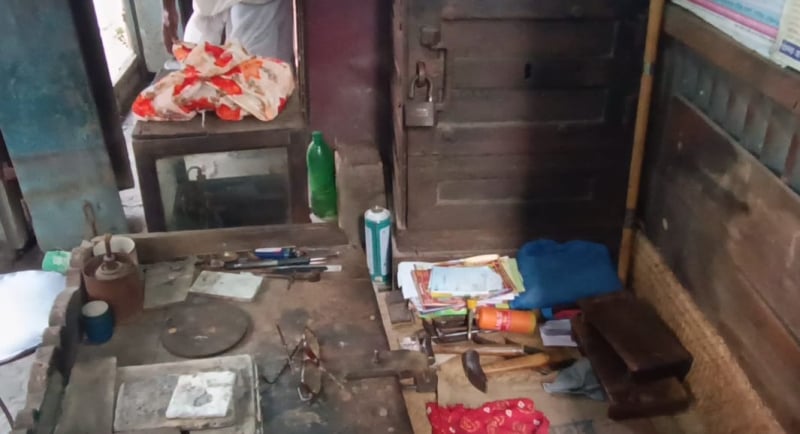 সাটুরিয়ায় স্বর্ণের দোকানে চুরি, লক্ষাধিক টাকার মালামাল লুট