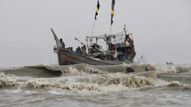 উত্তাল বঙ্গোপসাগর, সমুদ্রবন্দরে ৩ নম্বর স্থানীয় সতর্ক সংকেত