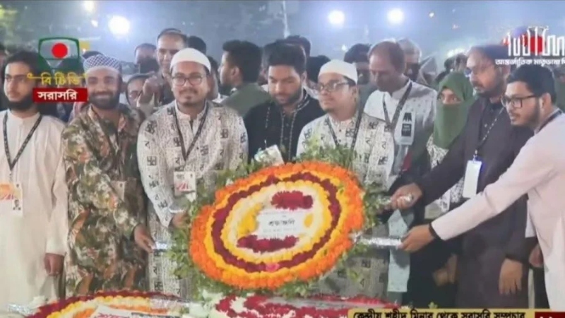 শহীদ মিনারে সাদিক কায়েম-ফরহাদরা, ফেসবুকে ক্ষোভ প্রকাশ করে যা বললেন সর্ব মিত্র চাকমা