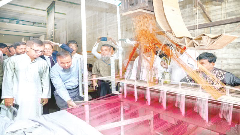 বেঙ্গল শিল্পালয়ে ঐতিহ্যবাহী তাঁতশিল্প মেলা ও প্রদর্শনী