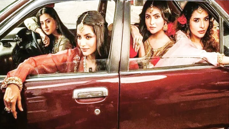 এক টিকিটে চার সিনেমা!