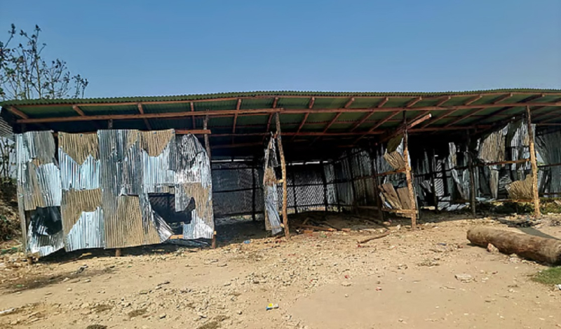 বিএনপির ব্যানার লাগিয়ে নদীবন্দরের জমি দখল, অবৈধ স্থাপনা গুঁড়িয়ে দিল ছাত্রদল