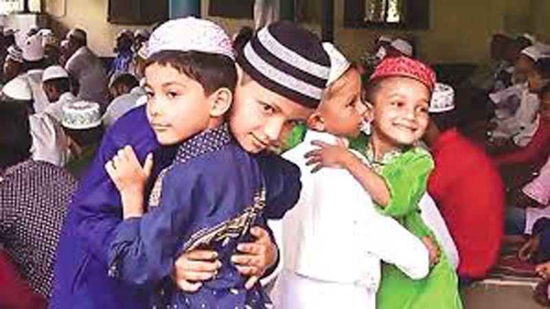 ঈদ আনন্দ ঘরে ঘরে