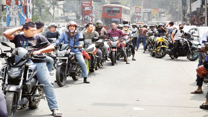 রাইড শেয়ারের বাইক দৈনিক পাবে পাঁচ লিটার তেল