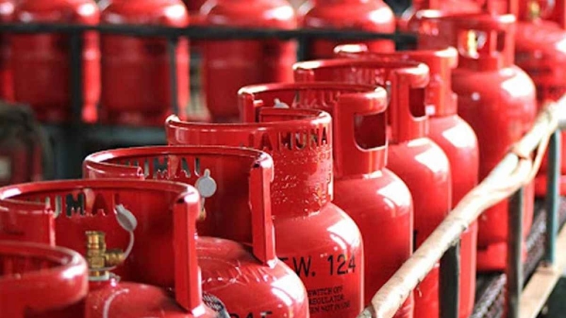  সুখবর! এলপিজি গ্যাসের নতুন দাম নির্ধারণ